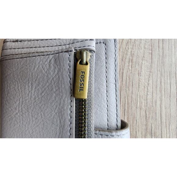 Fossil Gray Leather Wallet - Picture 5 of 13